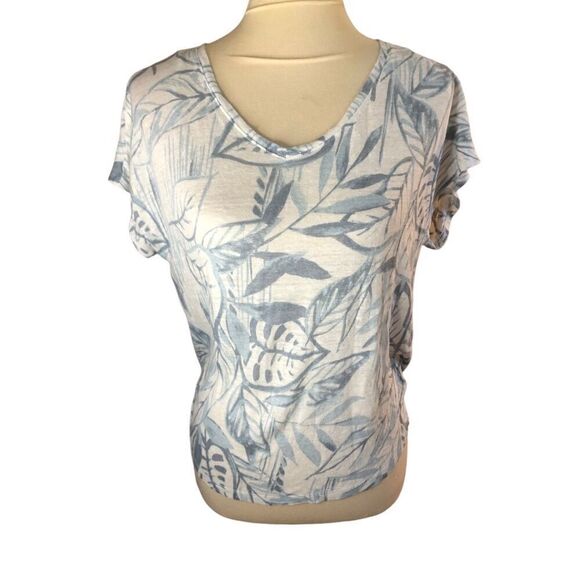 Tahari Palm tree print white and light Green 100% linen relaxed fit Off-set Heml - Picture 1 of 11
